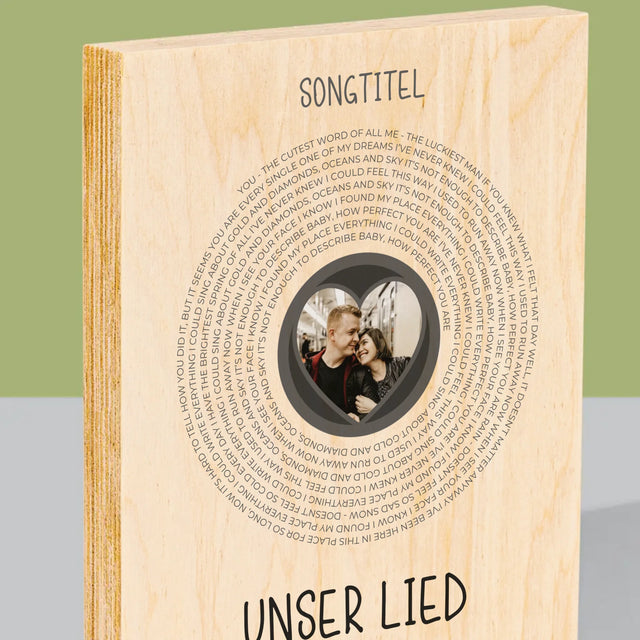 Foto Und Unterschrift: Unser Lied Mit Text - Druck Auf Holz
