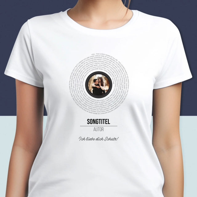 Foto Und Unterschrift: Songtexte Auf Der Platte - T-Shirt Für Damen
