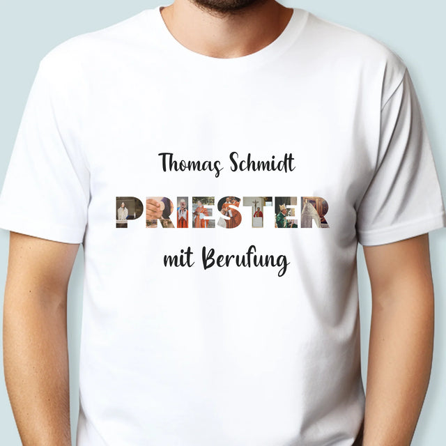 Buchstaben-Collage: Priester Aus Berufung - T-Shirt Für Herren