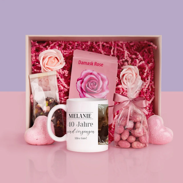 Fotocollage: 40 Jahre Vergangen - Geschenkset Mit Tasse Und Wellnessartikeln