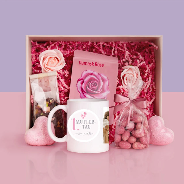 Fotocollage: Erster Muttertag - Geschenkset Mit Tasse Und Wellnessartikeln