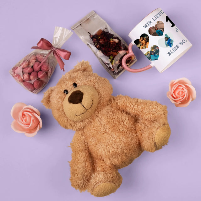 Fotocollage: 18 Herzen - Geschenkset Mit Tasse, Teddybär Und Süßigkeiten