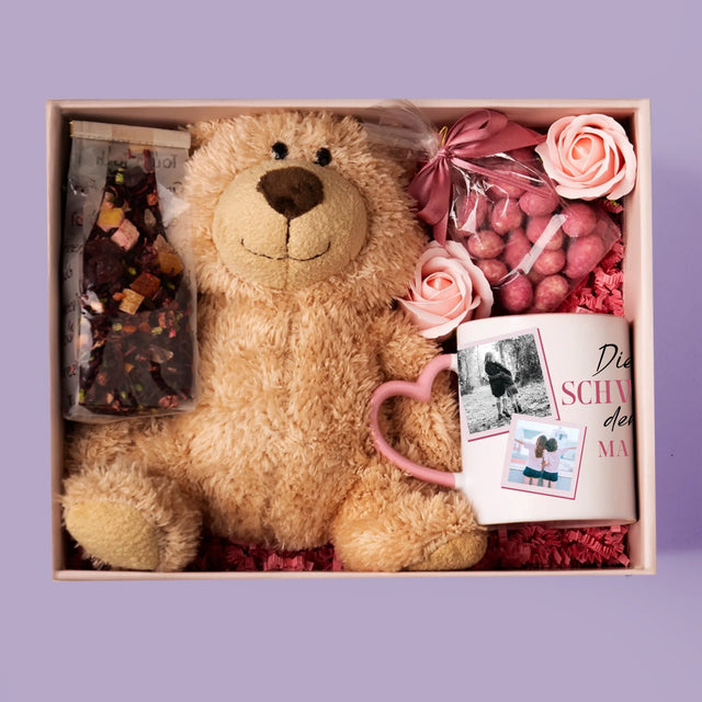 Fotocollage: Beste Schwester Der Welt - Geschenkset Mit Tasse, Teddybär Und Süßigkeiten