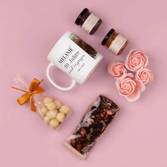 Fotocollage: 40 Jahre Vergangen - Geschenkset Mit Tasse, Tee Und Süßigkeiten