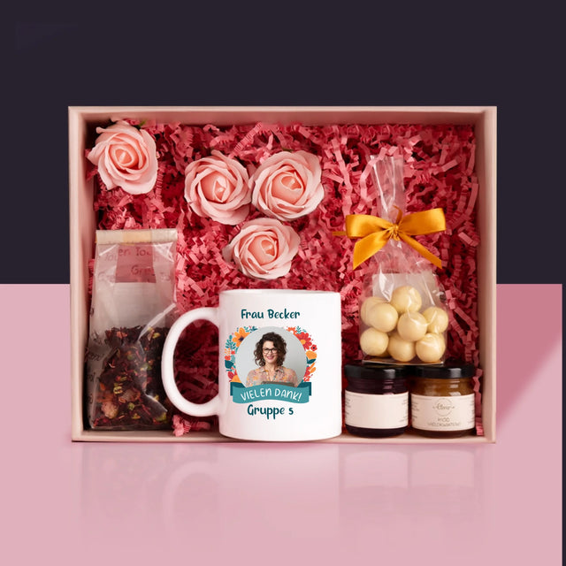 Foto Und Unterschrift: Danke An Kindergärtnerin - Geschenkset Mit Tasse, Tee Und Süßigkeiten