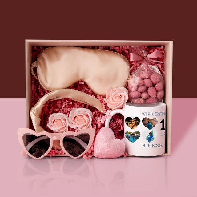 Fotocollage: 18 Herzen - Geschenkset Mit Einer Tasse Und Einem Satin-Haarband