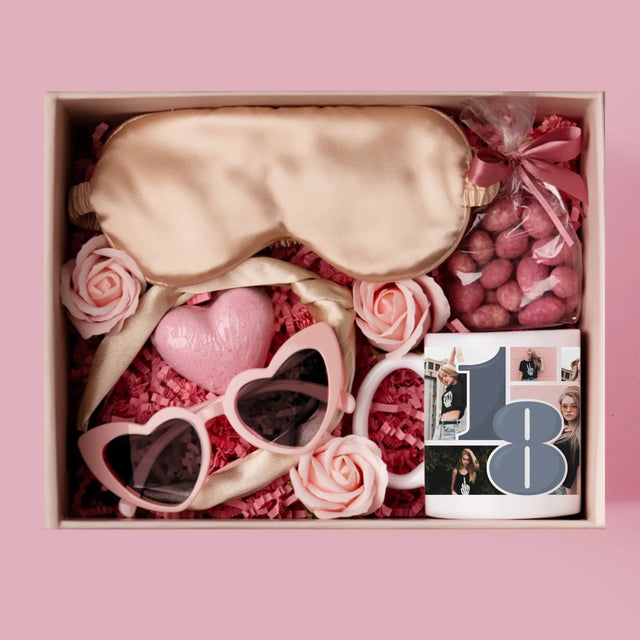 Fotocollage: 18 - Schönsten Momente - Geschenkset Mit Einer Tasse Und Einem Satin-Haarband