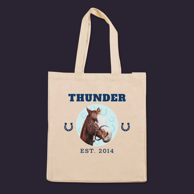 Dein Charakter: Dein Pferd Varsity – Bedruckte Canvas-Tasche | DE