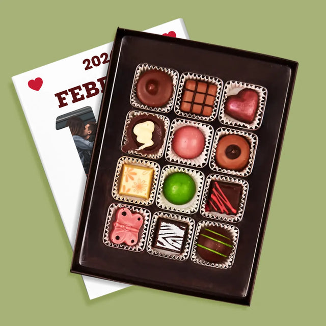 Buchstaben-Collage: Valentinstag-Kalenderkarte - Pralinen