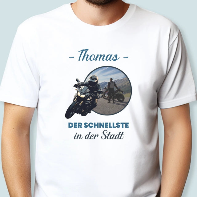 Foto Und Unterschrift: Der Schnellste In Der Stadt - T-Shirt Für Herren