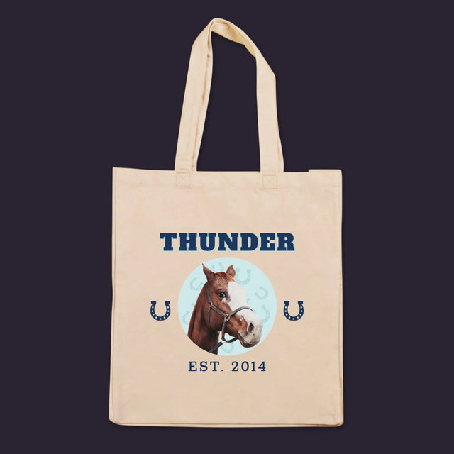 Dein Charakter: Dein Pferd Varsity – Bedruckte Canvas-Tasche | DE