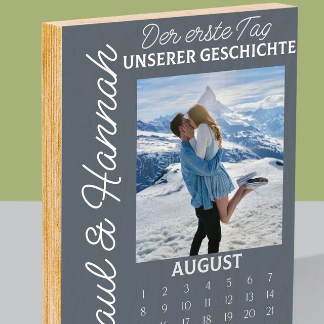 Foto Und Unterschrift: Der Erste Tag Unserer Geschichte - Druck Auf Holz