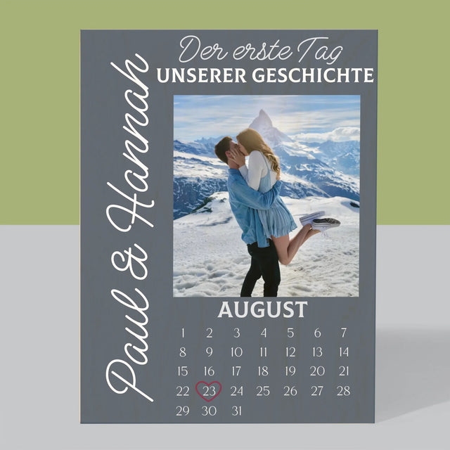 Foto Und Unterschrift: Der Erste Tag Unserer Geschichte - Druck Auf Holz