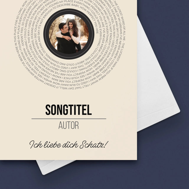 Foto Und Unterschrift: Songtexte Auf Der Platte - Glückwunschkarte