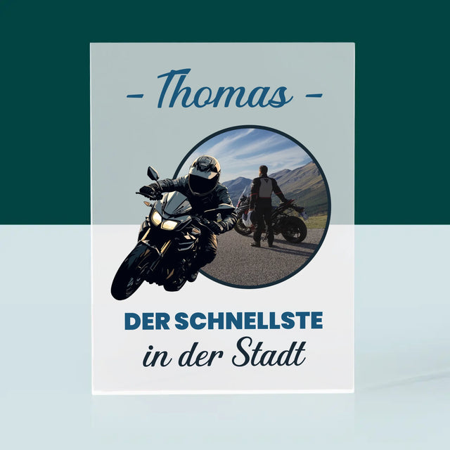 Foto Und Unterschrift: Der Schnellste In Der Stadt - Druck Auf Acrylglas