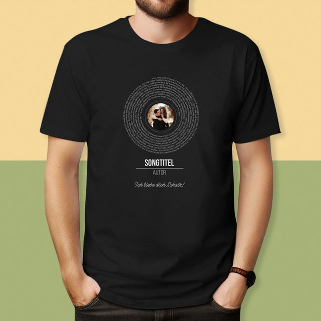 Foto Und Unterschrift: Songtexte Auf Der Platte - T-Shirt Für Herren