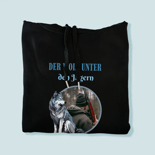 Foto Und Unterschrift: Der Wolf Unter Den Jägern - Kapuzenpullover Für Herren