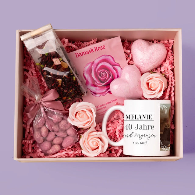 Fotocollage: 40 Jahre Vergangen - Geschenkset Mit Tasse Und Wellnessartikeln