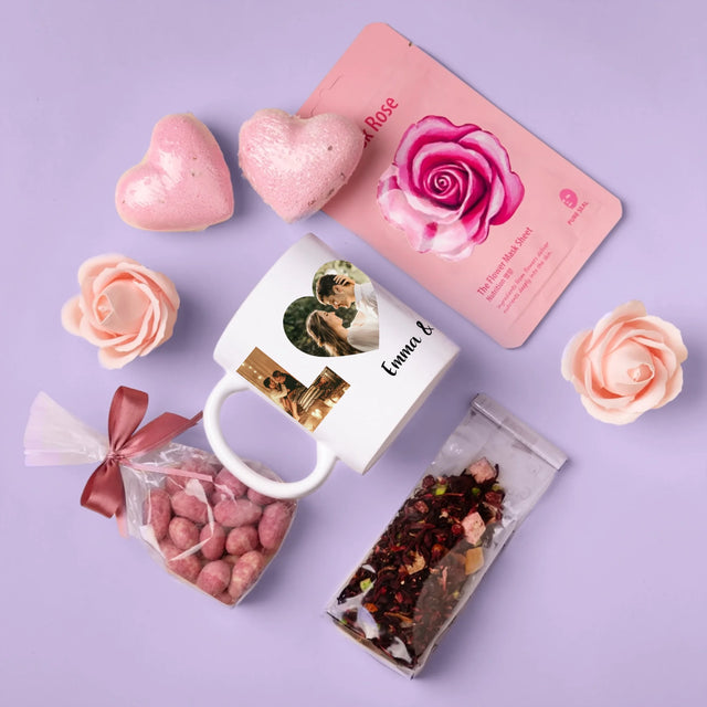 Buchstaben-Collage: Love - Geschenkset Mit Tasse Und Wellnessartikeln