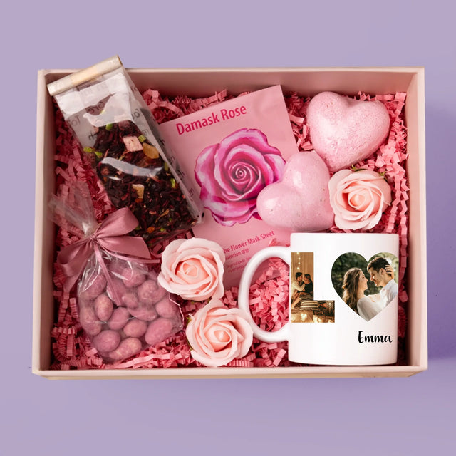 Buchstaben-Collage: Love - Geschenkset Mit Tasse Und Wellnessartikeln