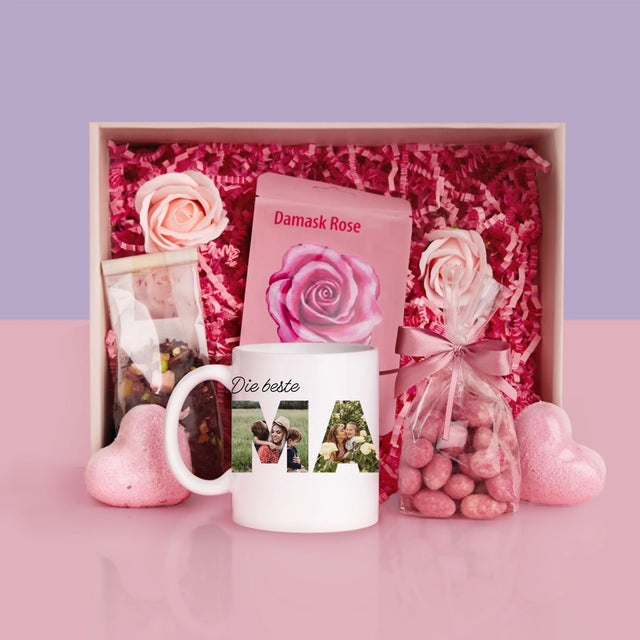 Buchstaben-Collage: Mama - Geschenkset Mit Tasse Und Wellnessartikeln