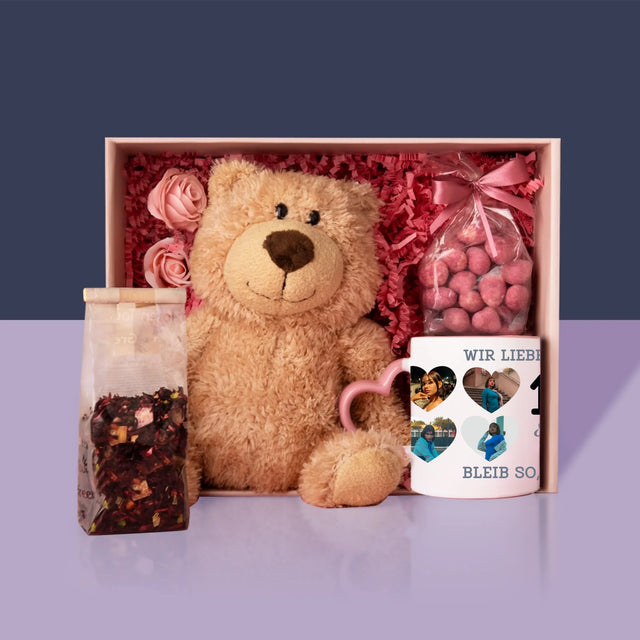 Fotocollage: 18 Herzen - Geschenkset Mit Tasse, Teddybär Und Süßigkeiten