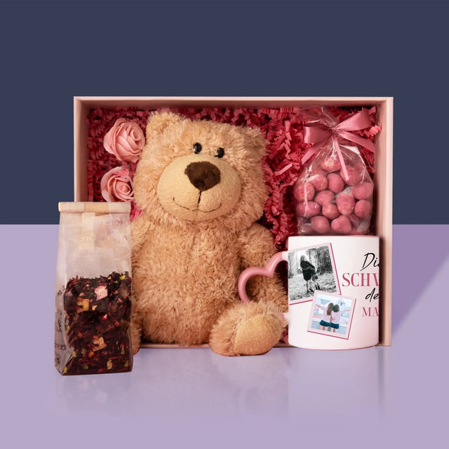 Fotocollage: Beste Schwester Der Welt - Geschenkset Mit Tasse, Teddybär Und Süßigkeiten
