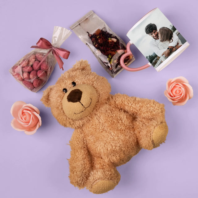 Fotocollage: 2 Fotos - Geschenkset Mit Tasse, Teddybär Und Süßigkeiten
