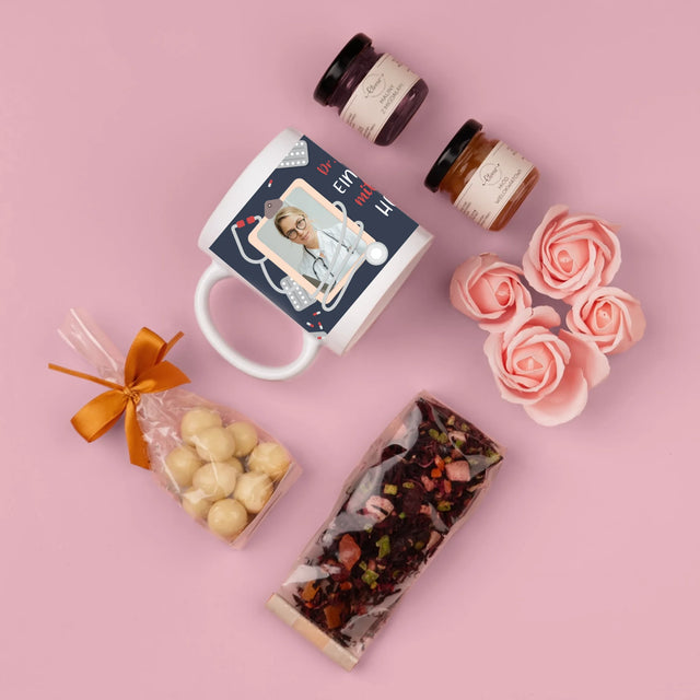 Foto Und Unterschrift: Ärztin Mit Großem Herzen - Geschenkset Mit Tasse, Tee Und Süßigkeiten