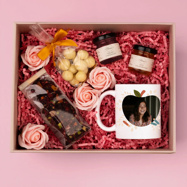 Foto Und Unterschrift: Kindergärtnerin - Geschenkset Mit Tasse, Tee Und Süßigkeiten