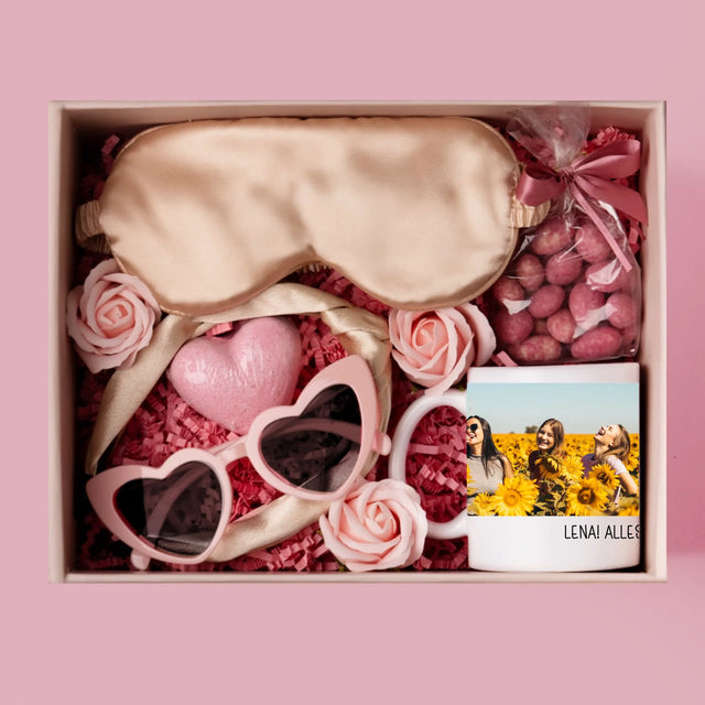 Fotocollage: 2 Fotos Und Unterschrift - Geschenkset Mit Einer Tasse Und Einem Satin-Haarband