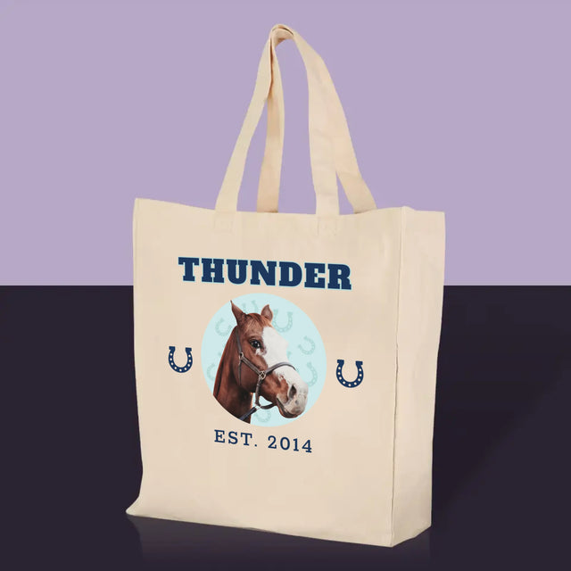 Dein Charakter: Dein Pferd Varsity – Bedruckte Canvas-Tasche | DE