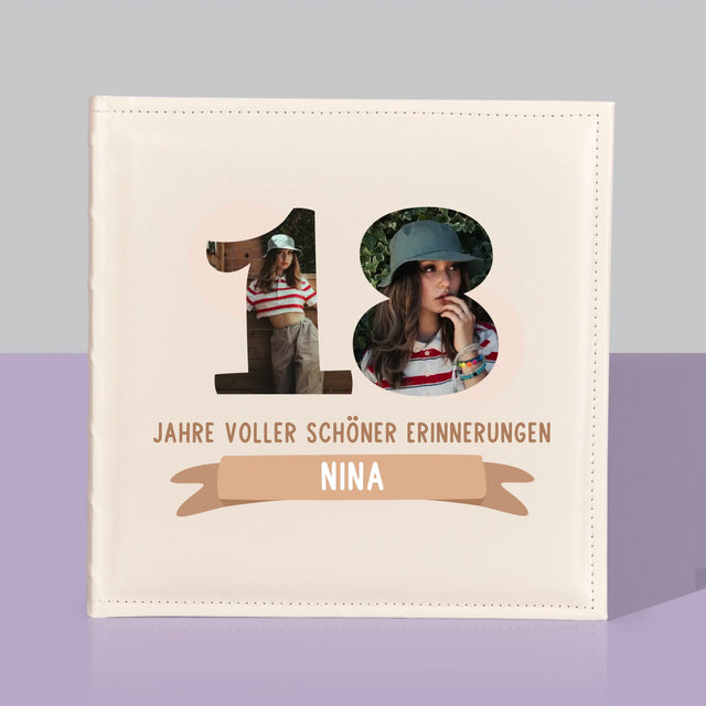 Buchstaben-Collage: 18 Jahre Voller Erinnerungen - Fotoalbum