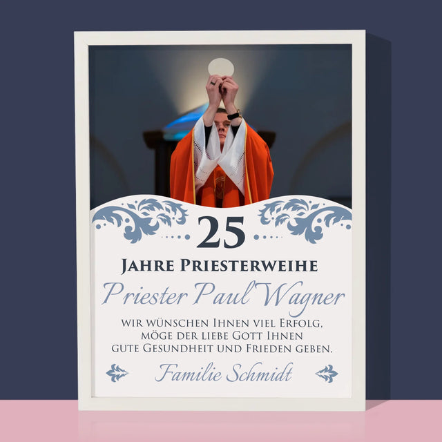 Foto Und Unterschrift: Jubiläum Der Priesterweihe - Druck Mit Rahmen 30X40