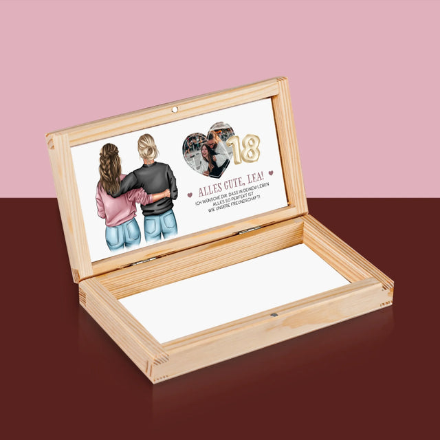 Avatar Creator: 18. Geburtstag Einer Freundin - Holzkassette