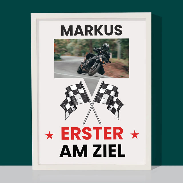 Zdjęcie I Podpis: Pierwszy Na Mecie - Wydruk Obramowany | DE