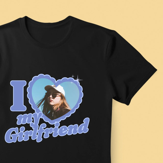 Zdjęcie i Podpis: i Love My Girlfriend - Koszulka Męska z Nadrukiem | SK